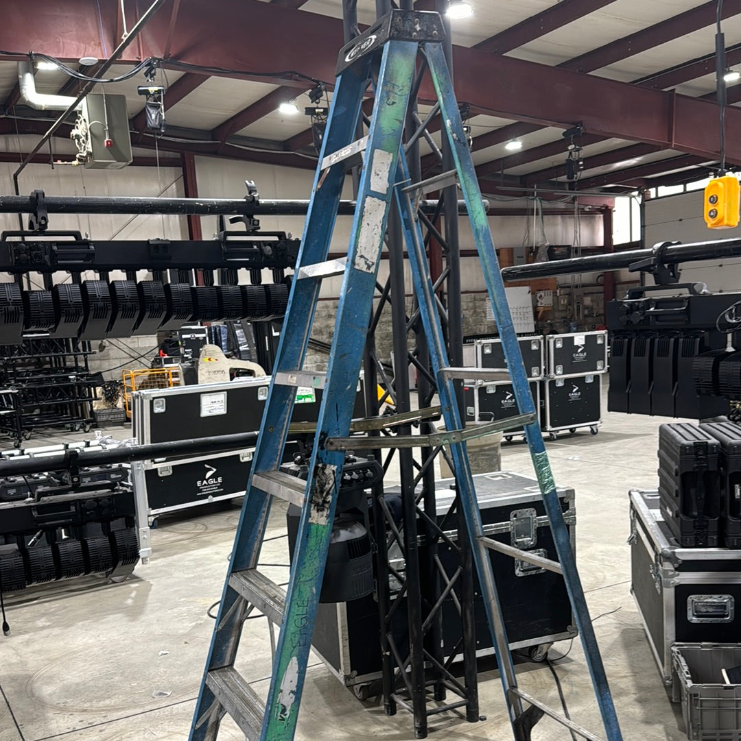 Werner Fiberglass Step Ladder- 8'